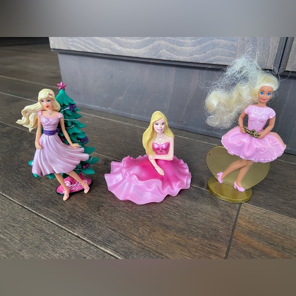 Vintage Barbie figures x3 - Picture 1 of 2
